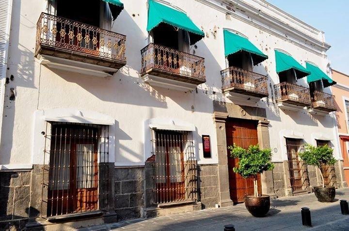 Metropolis Suites Ejecutivas Puebla Rom bilde